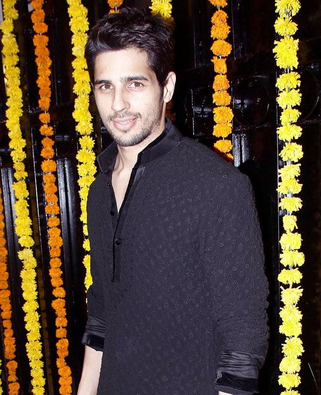 Siddarth malhotra in Lucknowi Kurtas Siddarth malhotra in Lucknowi Kurtas