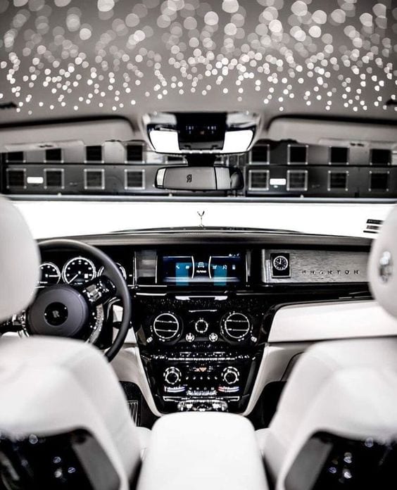 ROLLS ROYCE LUXURY WHITE INTERIOR