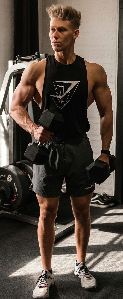 Hit the Gym in the coolest workout outfit